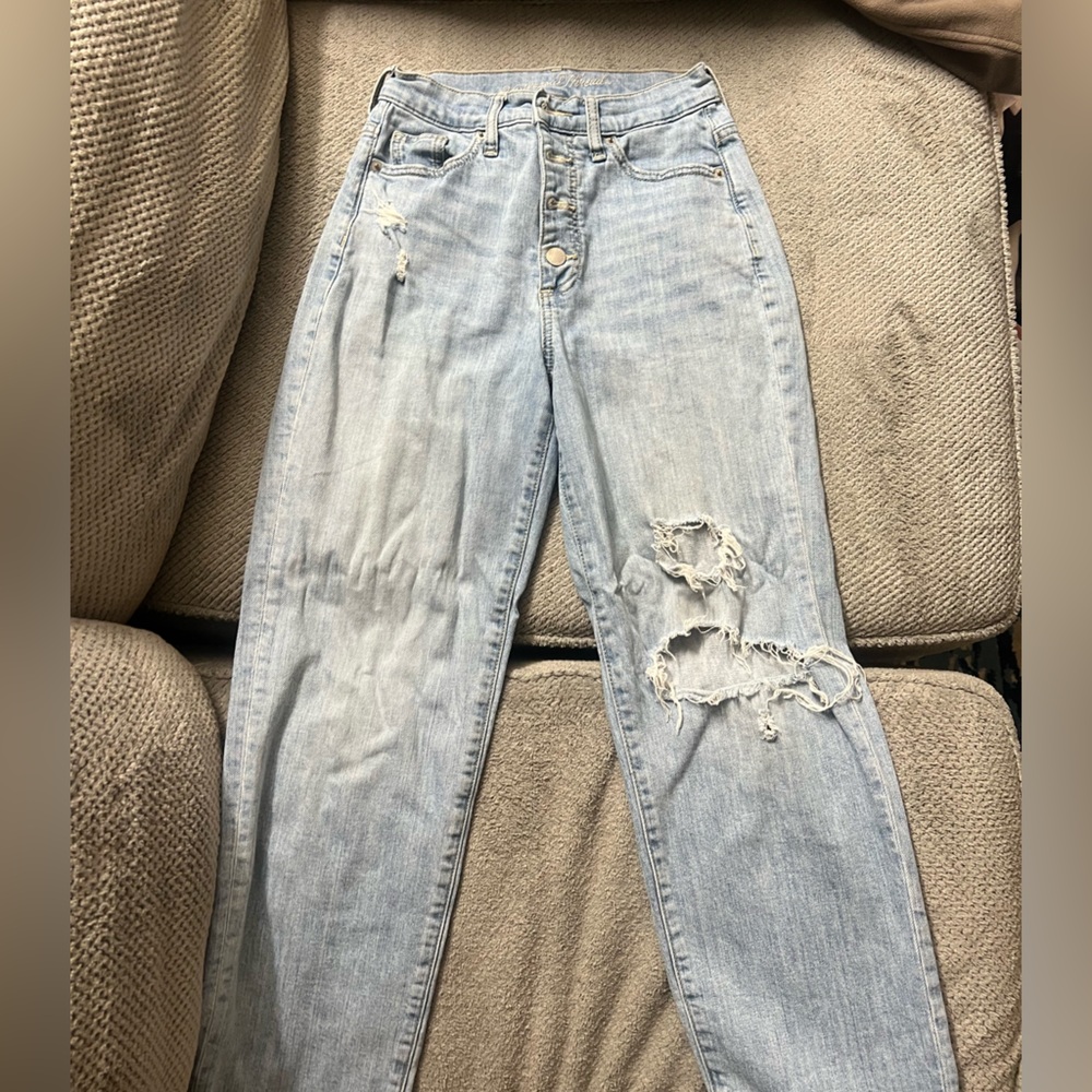 Universal thread ripped vintage straight jeans size 0